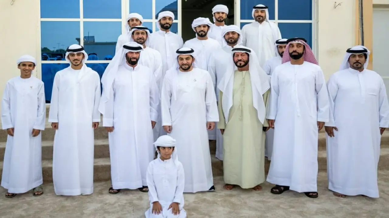 حمدان بن زايد يلتقي راشد ومطر المنصوري في زيارة خاصة